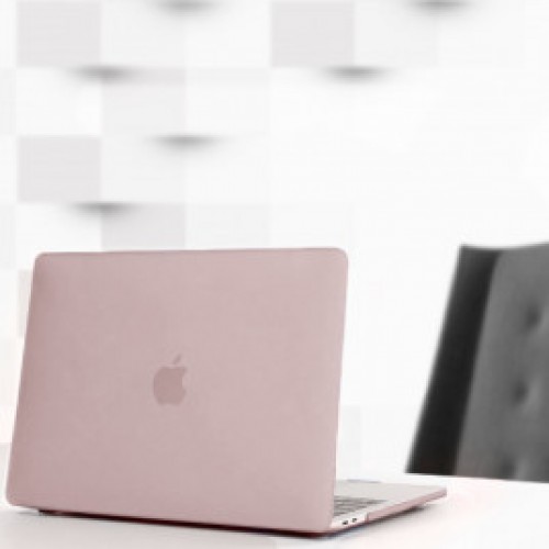 Накладка пластик MacBook Pro Retina 13.3 (2020) /matte pink sand/ DDC